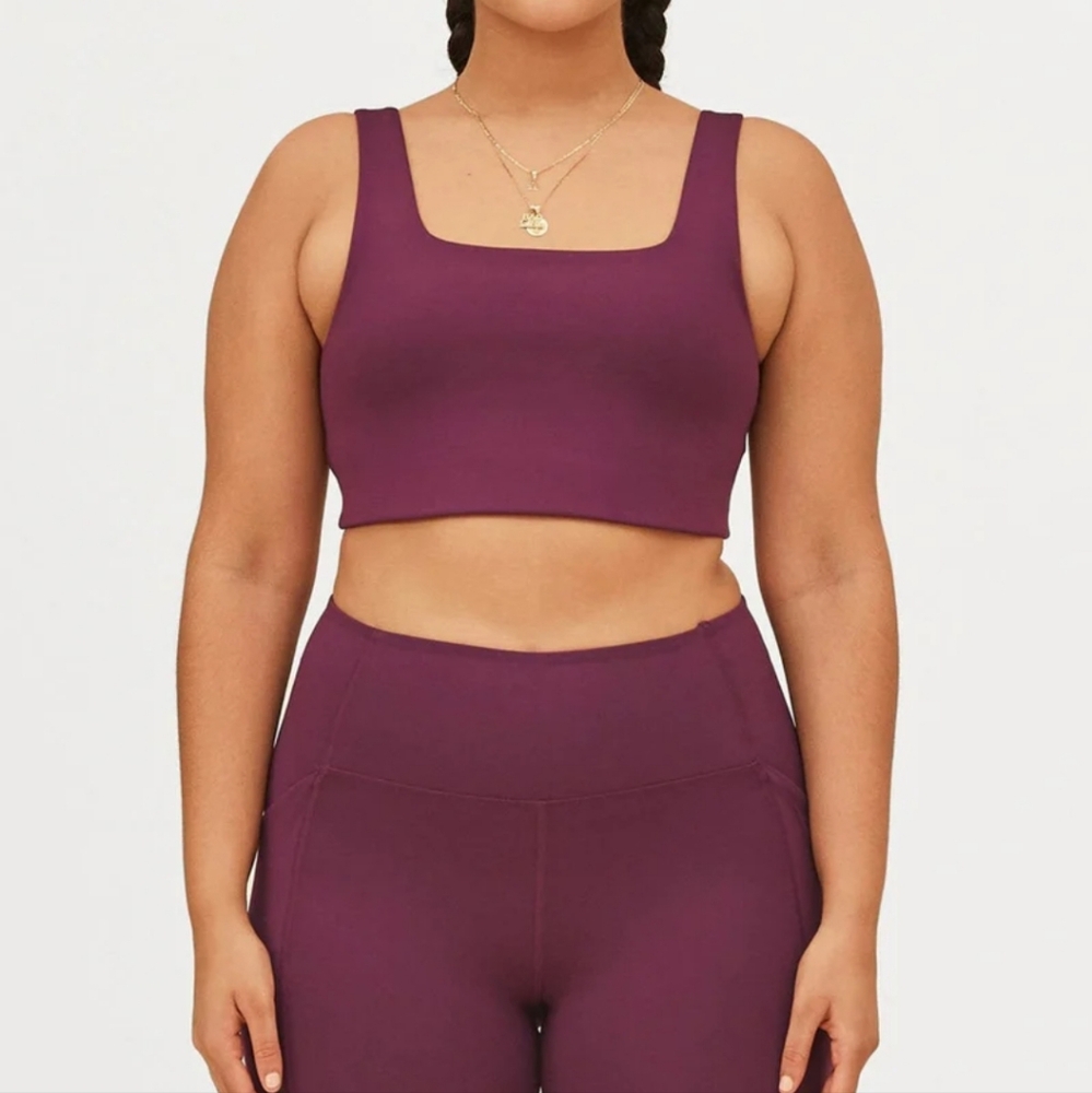 Girlfriend Collective Tommy Cropped Bra in Plum